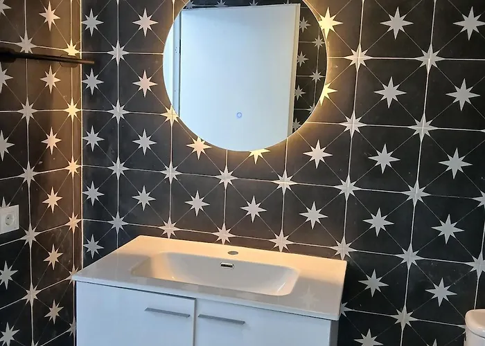 Beautiful Penthouse With Terrace Next To The Cathedral דירה *